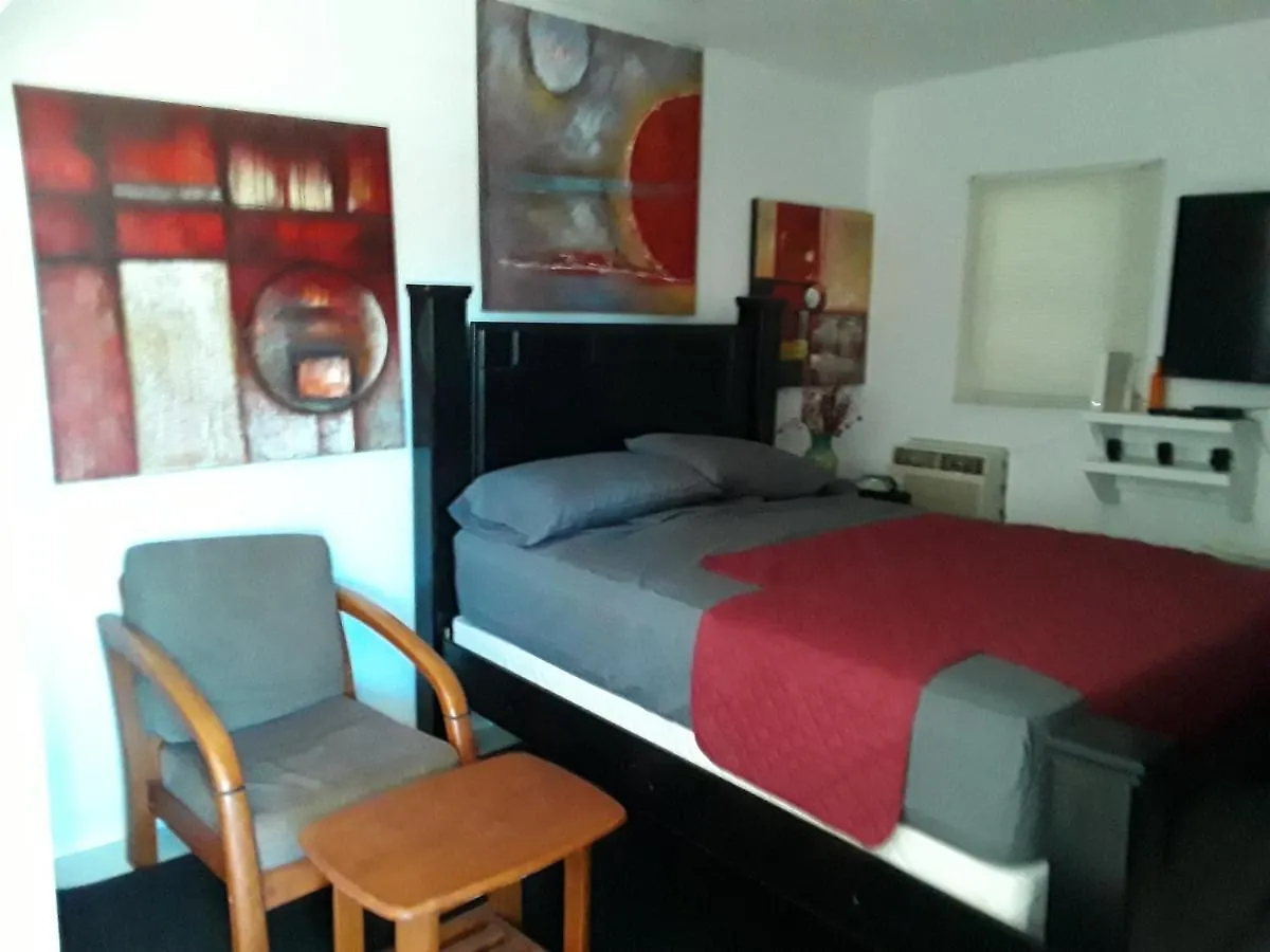 Crash Pad Apartment Isabela