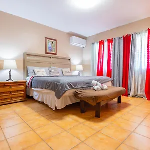 Apartment Court, Isabela